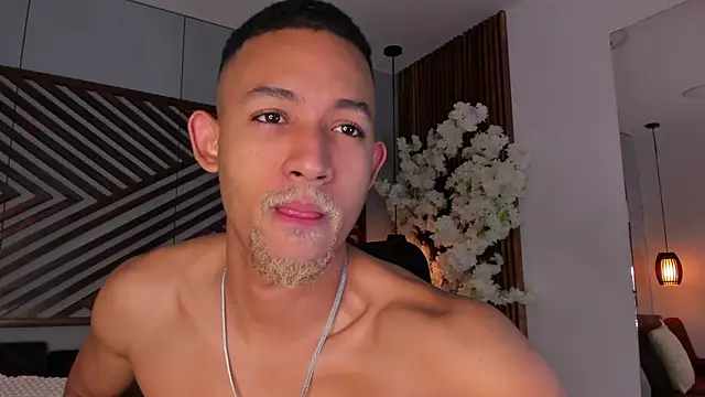 Snapshot of B_Wild chatting on 28, 11, 2025 B Wild online show from 28, 11, 2025