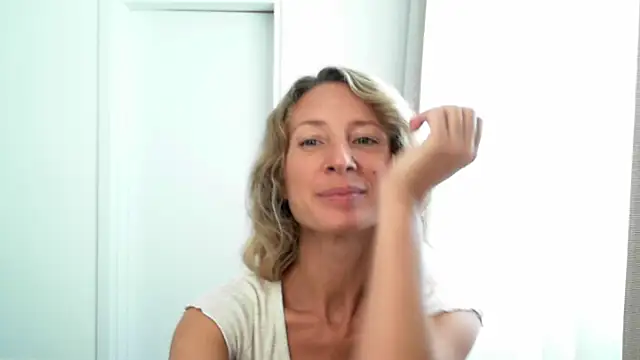 Snapshot of Paevoa chatting on 19, 11, 2025 Paevoa online show from 19, 11, 2025