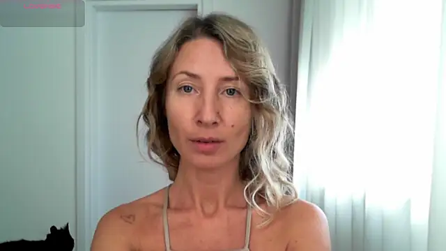 Snapshot of Paevoa chatting on 25, 11, 2025 Paevoa online show from 25, 11, 2025