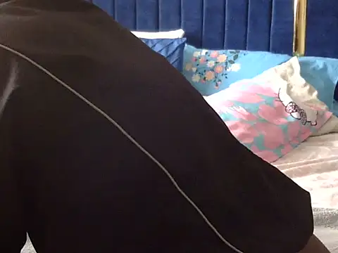 Playroom queen online show from 18, 12, 2025