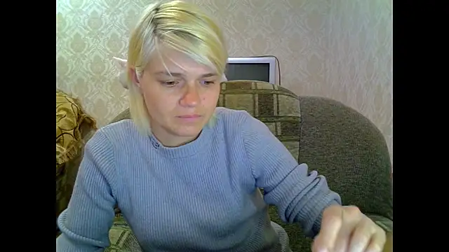Snapshot of SaraSnow_ chatting on 13, 11, 2025 SaraSnow online show from 13, 11, 2025
