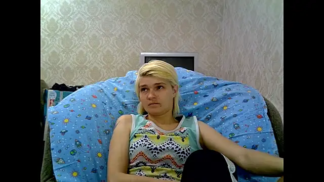 Snapshot of SaraSnow_ chatting on 3, 12, 2025 SaraSnow online show from 3, 12, 2025