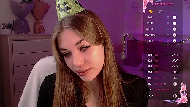 Snapshot of Leila_Vanilla chatting on 13, 11, 2025 Leila Vanilla online show from 13, 11, 2025