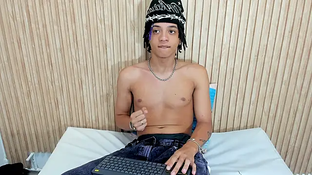 Snapshot of MARSHALL_SPENCER chatting on 9, 10, 2025 MARSHALL SPENCER online show from 9, 10, 2025