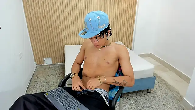 Snapshot of MARSHALL_SPENCER chatting on 6, 11, 2025 MARSHALL SPENCER online show from 6, 11, 2025