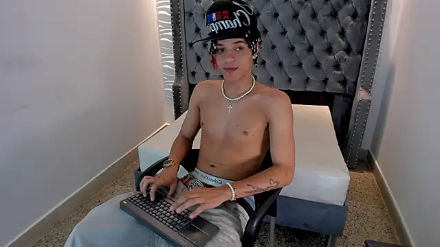 Snapshot of MARSHALL_SPENCER chatting on 11, 11, 2025 MARSHALL SPENCER online show from 11, 11, 2025