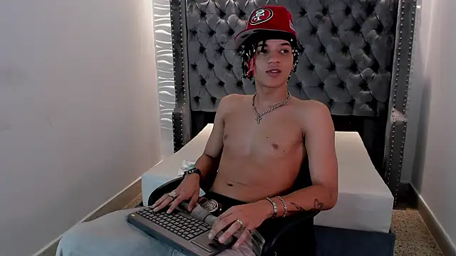 Snapshot of MARSHALL_SPENCER chatting on 12, 11, 2025 MARSHALL SPENCER online show from 12, 11, 2025