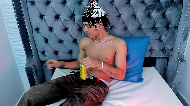 Snapshot of MARSHALL_SPENCER chatting on 22, 11, 2025 MARSHALL SPENCER online show from 22, 11, 2025