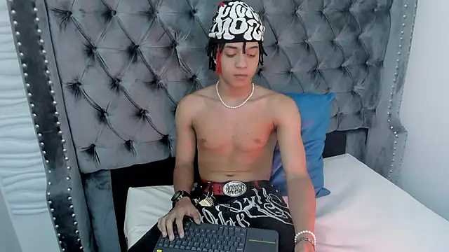 Snapshot of MARSHALL_SPENCER chatting on 26, 11, 2025 MARSHALL SPENCER online show from 26, 11, 2025