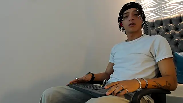 Snapshot of MARSHALL_SPENCER chatting on 1, 12, 2025 MARSHALL SPENCER online show from 1, 12, 2025