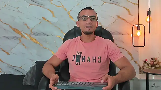 Snapshot of johan_miller0 chatting on 20, 9, 2025 johan miller0 online show from 20, 9, 2025