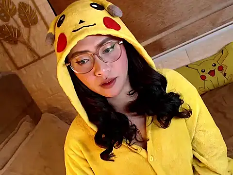 yourdevilsweettsx online show from 15, 3, 2026