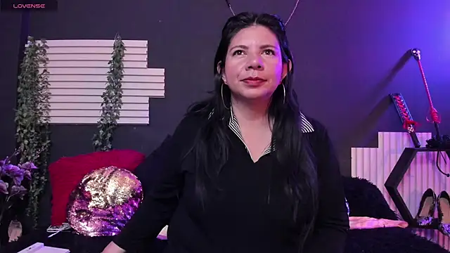 Snapshot of kinky_momm chatting on 17, 7, 2026 kinky momm online show from 17, 7, 2026