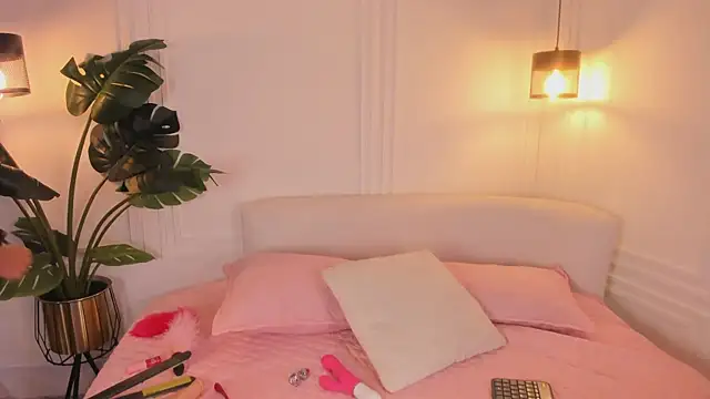 Dafne Hillss online show from 12, 2, 2026