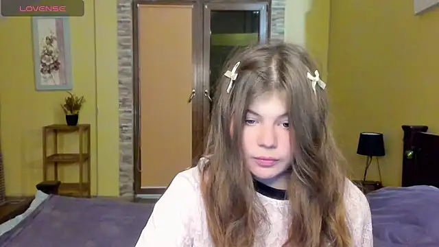 Snapshot of Lilly_Jess chatting on 27, 10, 2025 Lilly Jess online show from 27, 10, 2025