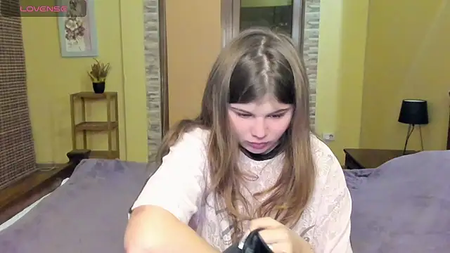 Snapshot of Lilly_Jess chatting on 2, 11, 2025 Lilly Jess online show from 2, 11, 2025