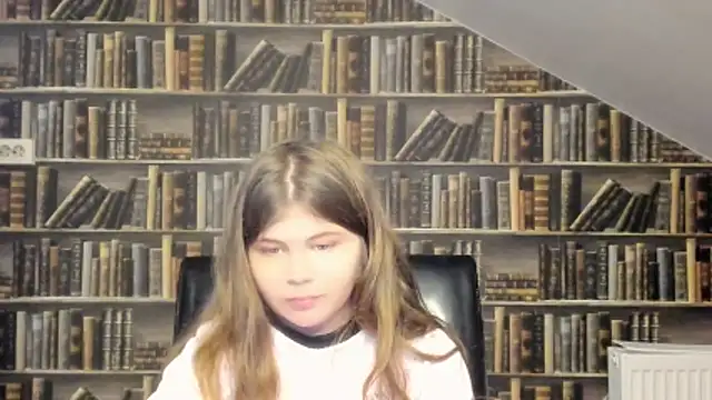 Snapshot of Lilly_Jess chatting on 8, 11, 2025 Lilly Jess online show from 8, 11, 2025