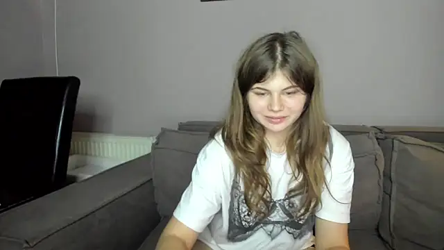 Snapshot of Lilly_Jess chatting on 18, 11, 2025 Lilly Jess online show from 18, 11, 2025