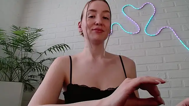 WhitePrincessLuna online show from 10, 3, 2026