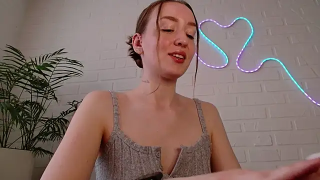 WhitePrincessLuna online show from 12, 4, 2026