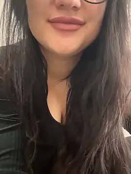 Molly-molly- online show from 9, 10, 2025