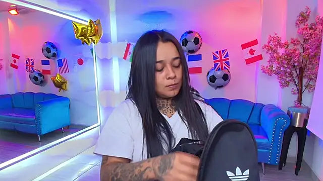 Black roseee online show from 16, 7, 2026