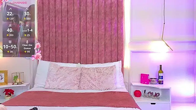 Snapshot of Rossie-Cameron chatting on 22, 9, 2025 Rossie-Cameron online show from 22, 9, 2025