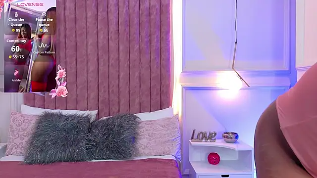 Snapshot of Rossie-Cameron chatting on 23, 10, 2025 Rossie-Cameron online show from 23, 10, 2025