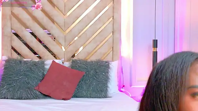 Snapshot of Rossie-Cameron chatting on 6, 1, 2026 Rossie-Cameron online show from 6, 1, 2026