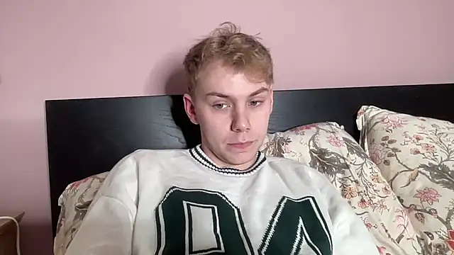 Snapshot of scottishtwink01 chatting on 13, 10, 2025 scottishtwink01 online show from 13, 10, 2025