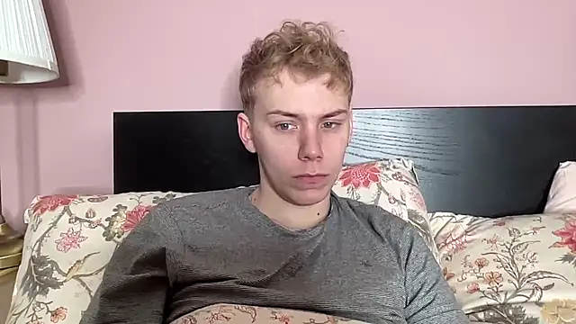 Snapshot of scottishtwink01 chatting on 14, 10, 2025 scottishtwink01 online show from 14, 10, 2025