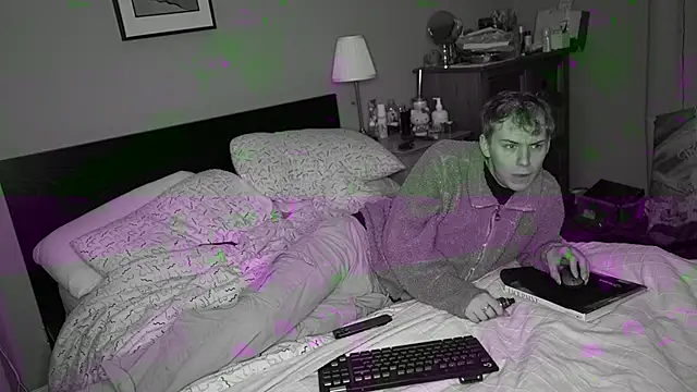 Snapshot of scottishtwink01 chatting on 7, 11, 2025 scottishtwink01 online show from 7, 11, 2025