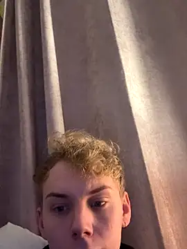 Snapshot of scottishtwink01 chatting on 11, 11, 2025 scottishtwink01 online show from 11, 11, 2025