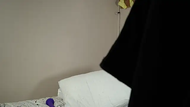 Snapshot of scottishtwink01 chatting on 15, 11, 2025 scottishtwink01 online show from 15, 11, 2025