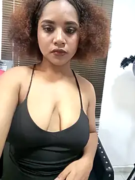 Snapshot of SofyTaylori chatting on 17, 10, 2025 SofyTaylori online show from 17, 10, 2025