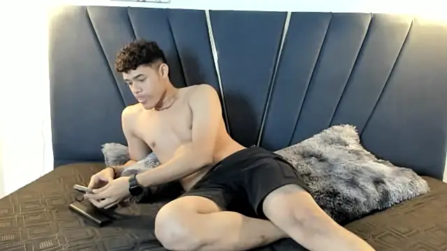 Snapshot of ryan_cum23 chatting on 16, 9, 2025 ryan cum23 online show from 16, 9, 2025