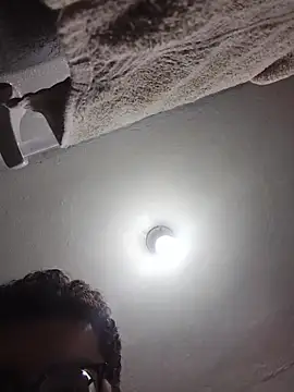 Santiagoqro85 online show from 10, 4, 2026