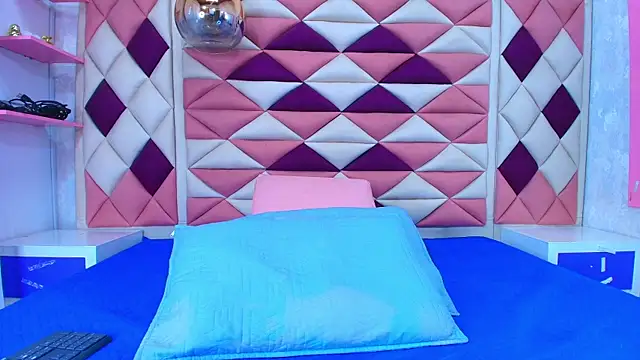 Snapshot of abbyrouss_ chatting on 23, 9, 2025 abbyrouss online show from 23, 9, 2025