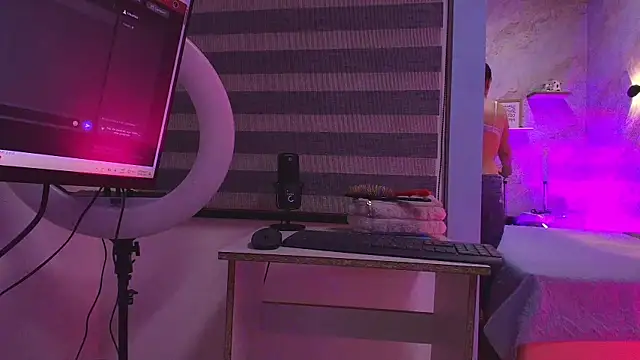 Snapshot of abbyrouss_ chatting on 10, 10, 2025 abbyrouss online show from 10, 10, 2025