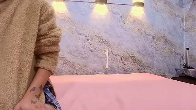 Snapshot of abbyrouss_ chatting on 29, 10, 2025 abbyrouss online show from 29, 10, 2025