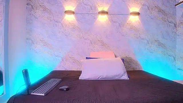 Snapshot of abbyrouss_ chatting on 8, 11, 2025 abbyrouss online show from 8, 11, 2025