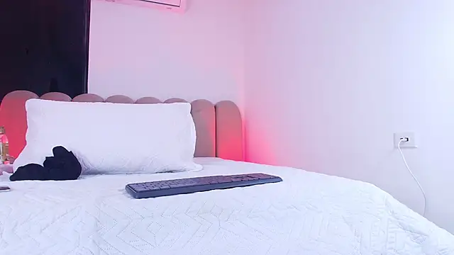 Snapshot of abbyrouss_ chatting on 19, 11, 2025 abbyrouss online show from 19, 11, 2025