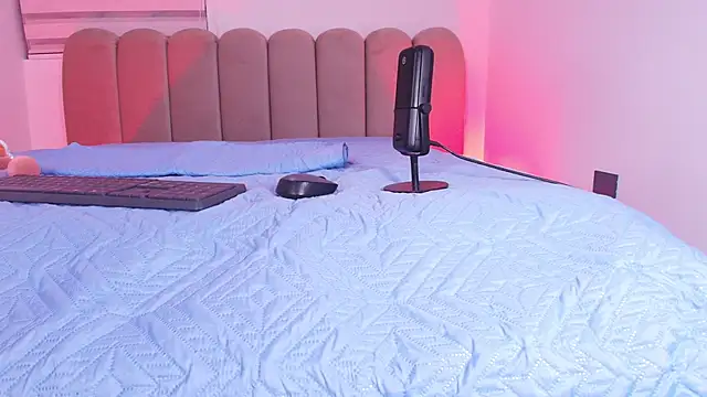 Snapshot of abbyrouss_ chatting on 21, 11, 2025 abbyrouss online show from 21, 11, 2025