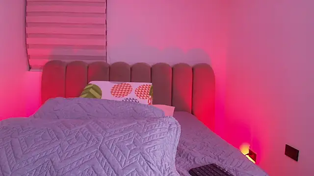 Snapshot of abbyrouss_ chatting on 29, 11, 2025 abbyrouss online show from 29, 11, 2025