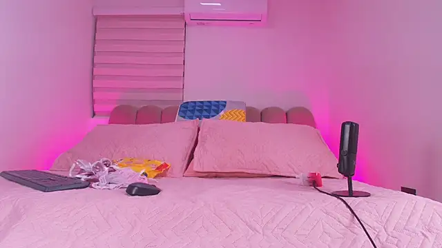 Snapshot of abbyrouss_ chatting on 30, 11, 2025 abbyrouss online show from 30, 11, 2025