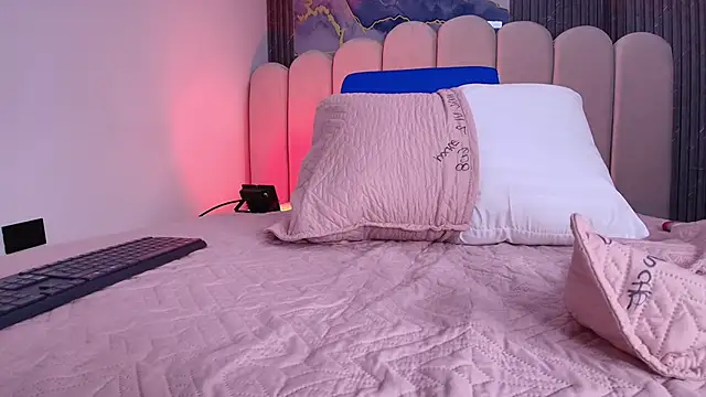 Snapshot of abbyrouss_ chatting on 2, 12, 2025 abbyrouss online show from 2, 12, 2025