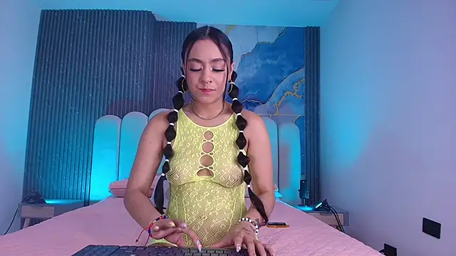 abbyrouss  online show from 17, 4, 2026