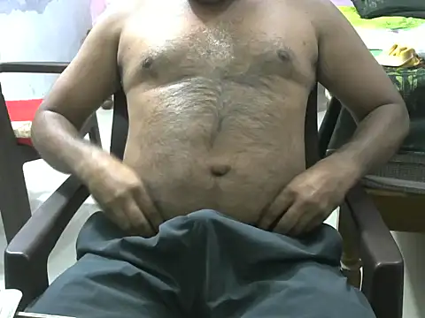 Snapshot of Famit025 chatting on 13, 12, 2025 Famit025 online show from 13, 12, 2025