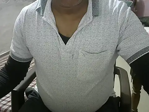 Snapshot of Famit025 chatting on 8, 1, 2026 Famit025 online show from 8, 1, 2026