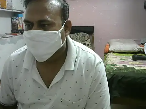 Snapshot of Famit025 chatting on 14, 2, 2026 Famit025 online show from 14, 2, 2026